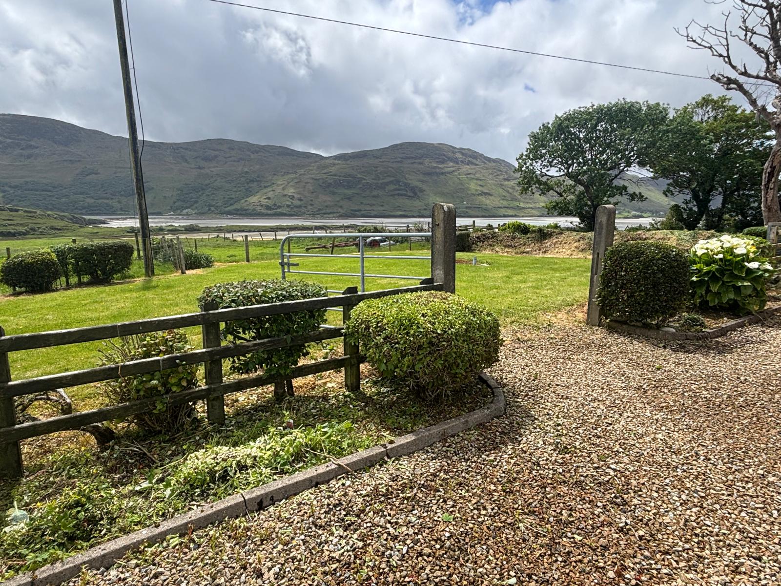 “walkers Cottage” Loughros Point, Ardara