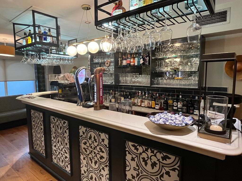 La Bella Donna, Bridge Street